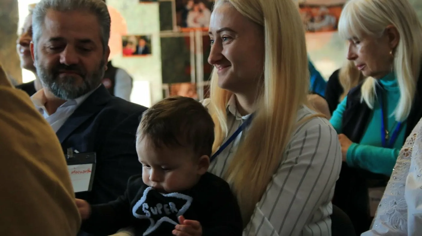 В Ужгороді відбувся захід «Жива книга: відверті історії турботи про дітей