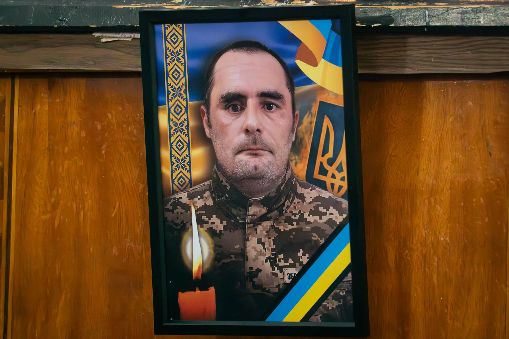 В Ужгороді сьогодні, 20 листопада, провели в останню земну дорогу полеглого воїна – гранатометника Михайла Шишку