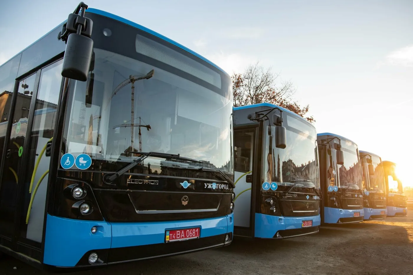 Ужгород отримав чотири нові автобуси для комунального транспорту