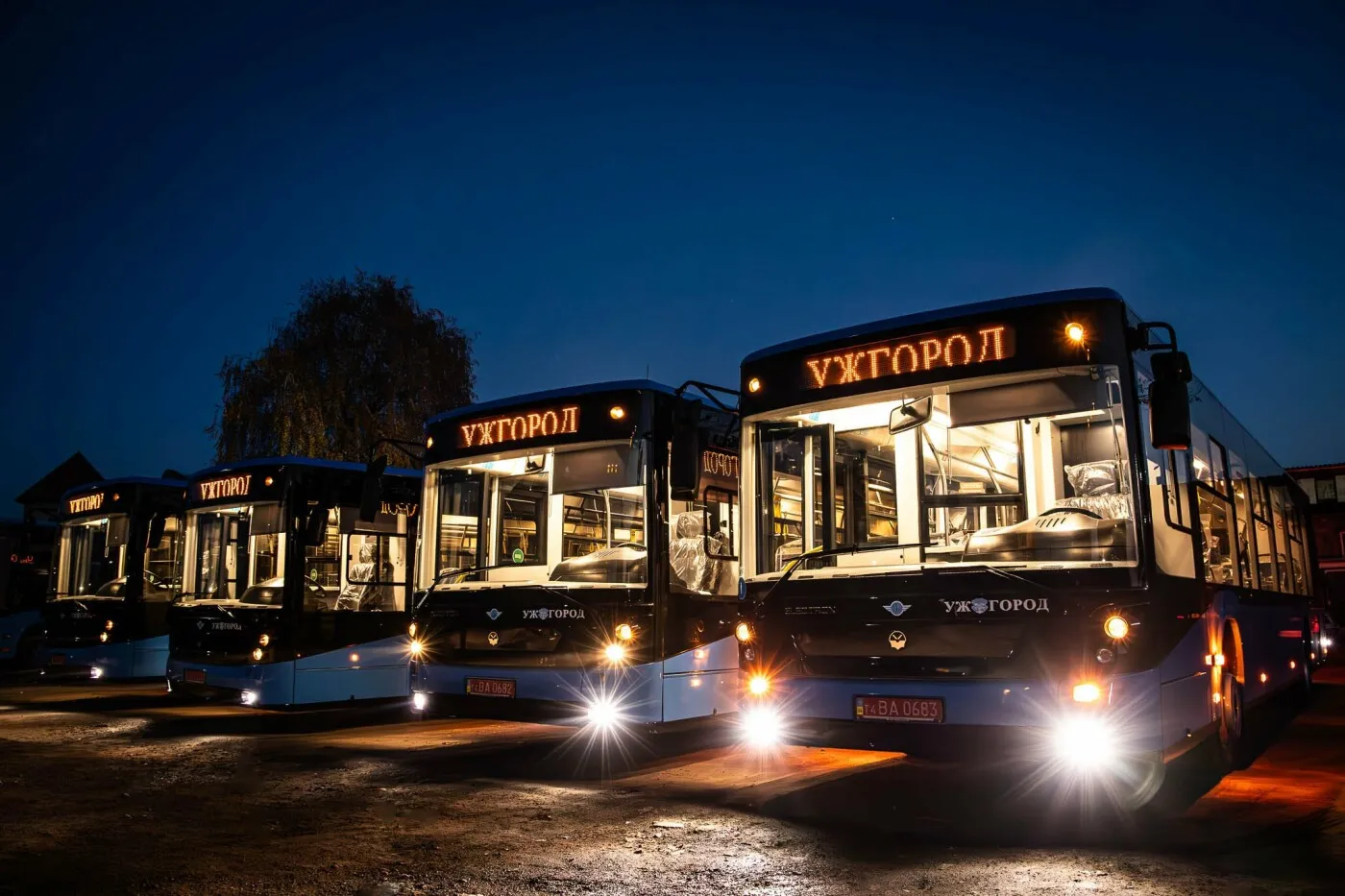 Ужгород отримав чотири нові автобуси для комунального транспорту