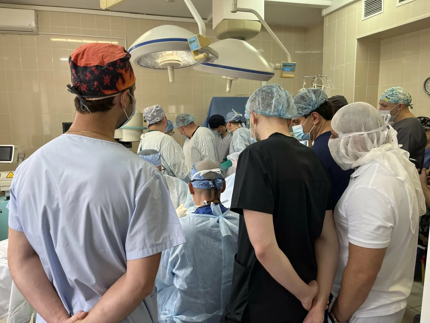 Хірурги з США прооперували в Ужгороді поранених українських військових