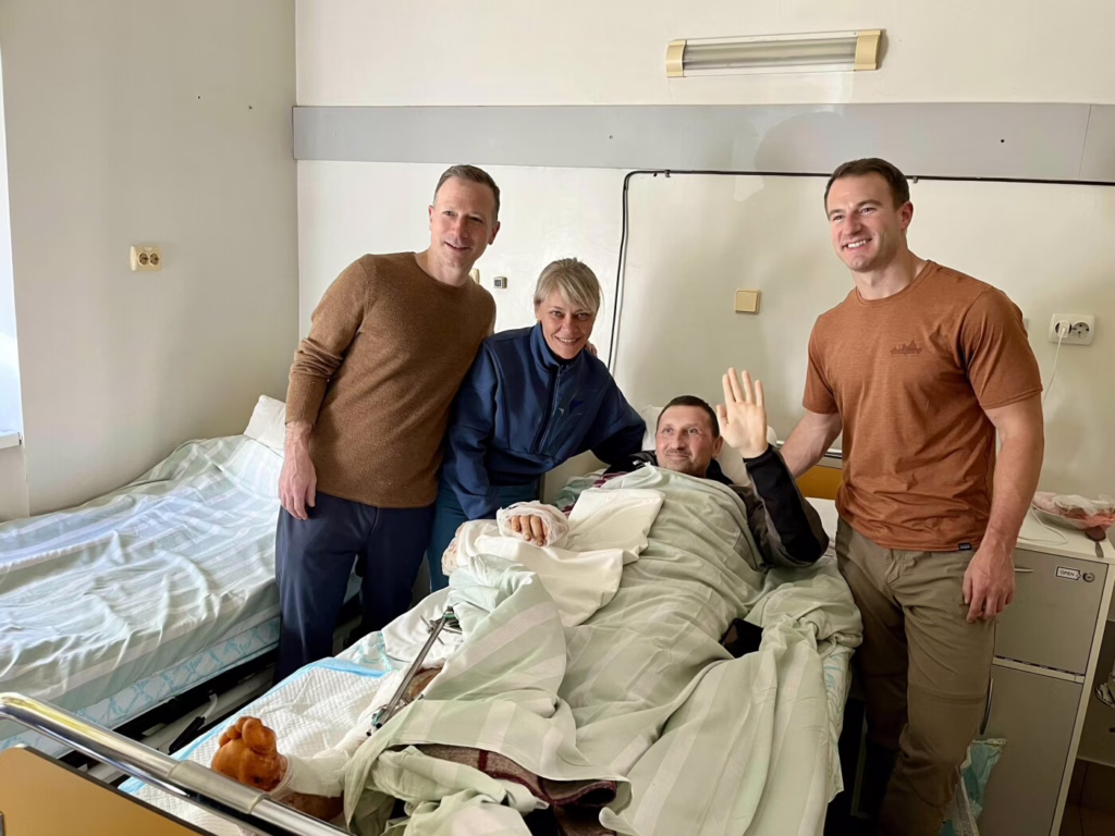 Хірурги з США прооперували в Ужгороді поранених українських військових