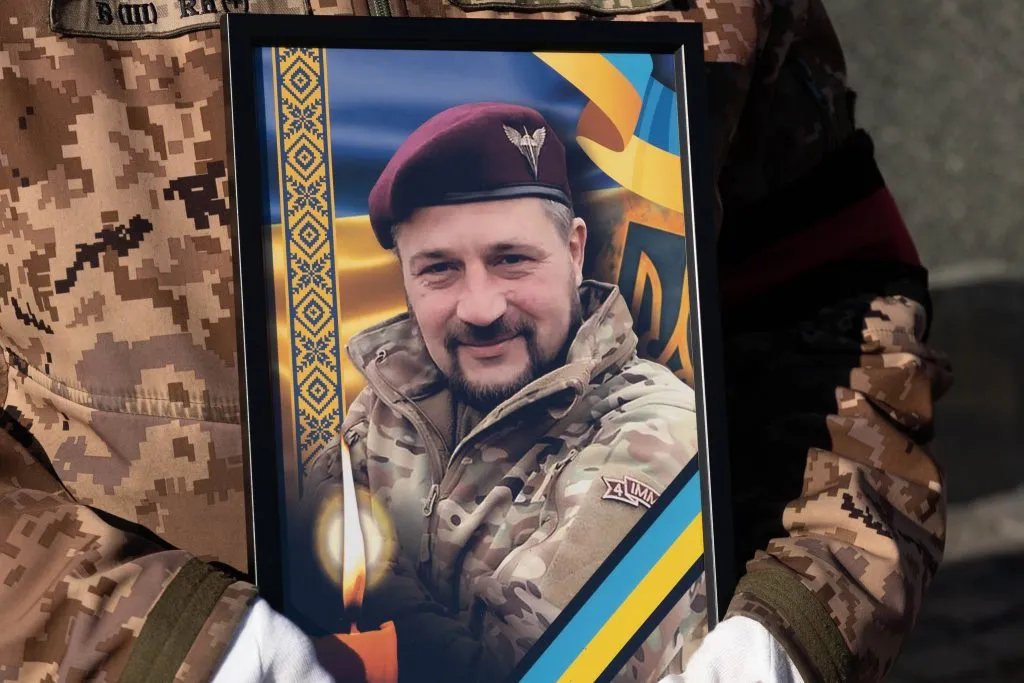 Ужгород попрощався із 41-річним солдатом Романом Лабою