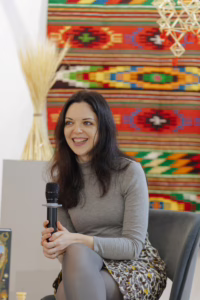 Найнадійніший спосіб відкривати мову для себе й людей – через любов: Наталка Місюк в Ужгороді