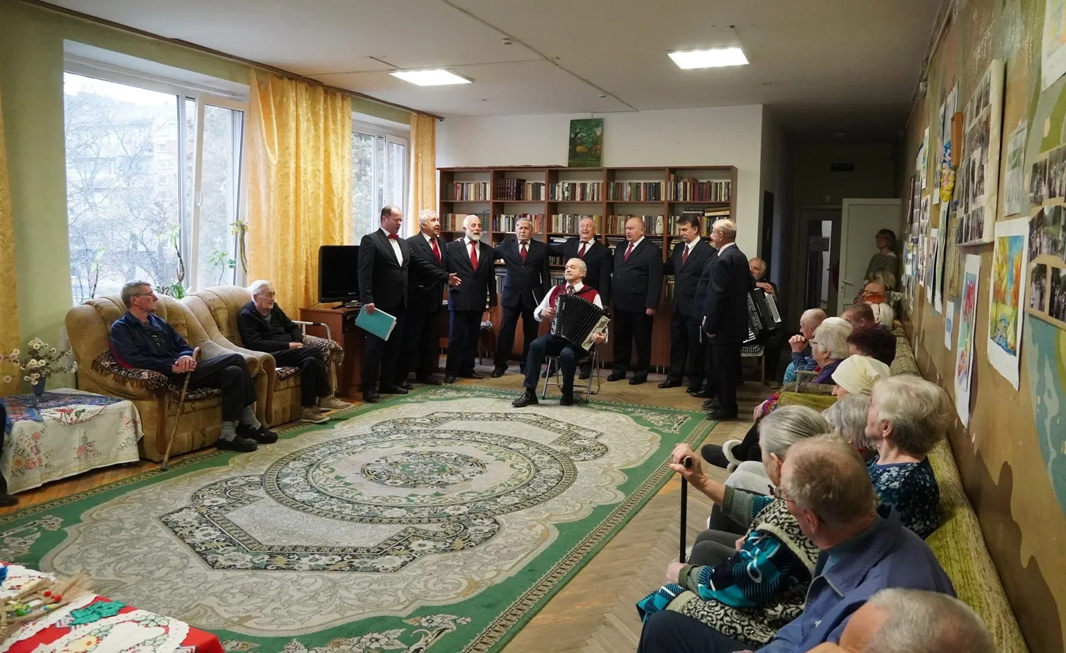 Відбувся захід у відділенні стаціонарного догляду Ужгородського міського терцентру до Дня людей з інвалідністю