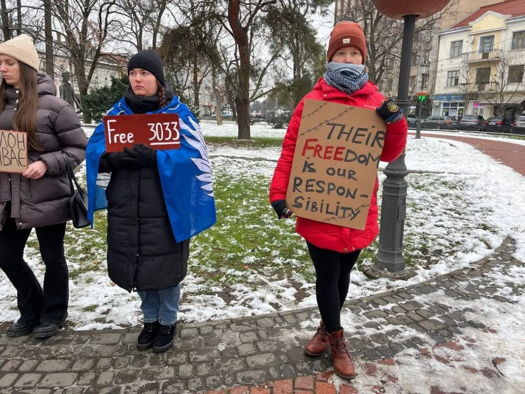 “Полон убиває”: в Ужгороді проходять щотижневі акції на підтримку військовополонених