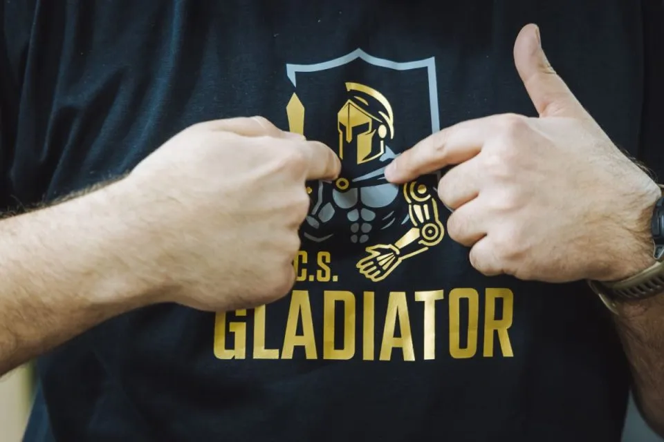 12 команда ветеранів