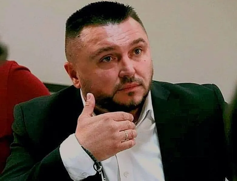 У вівторок на позачерговій сесії Ужгородської міськради на підставі листа СБУ з посади заступника мера планують звільнити людину Пересоляка Плавайка