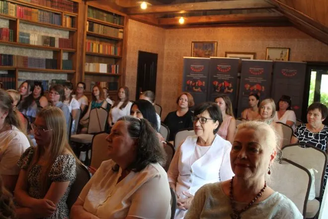 Жіноче намисто Закарпаття 2024 4