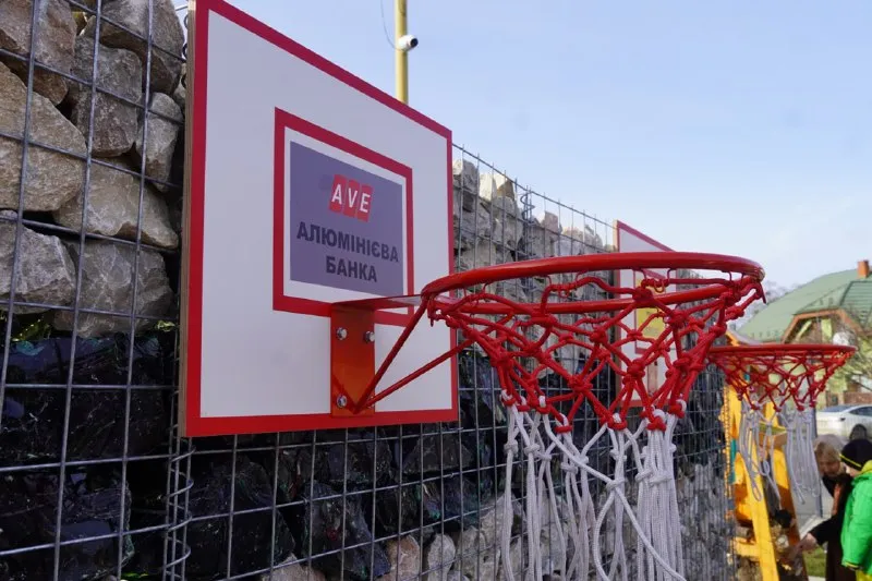 Розширення екологічної інфраструктури Ужгорода: у місті відкрили восьмий майданчик для сортування відходів