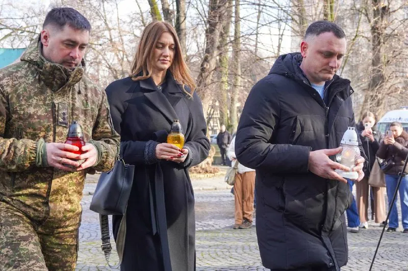 Ужгород вшанував пам’ять Героїв Небесної Сотні: у місті відбулися меморіальні заходи