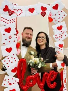 Справжній весільний бум в Ужгороді: закохані масово штурмували рацс у День святого Валентина