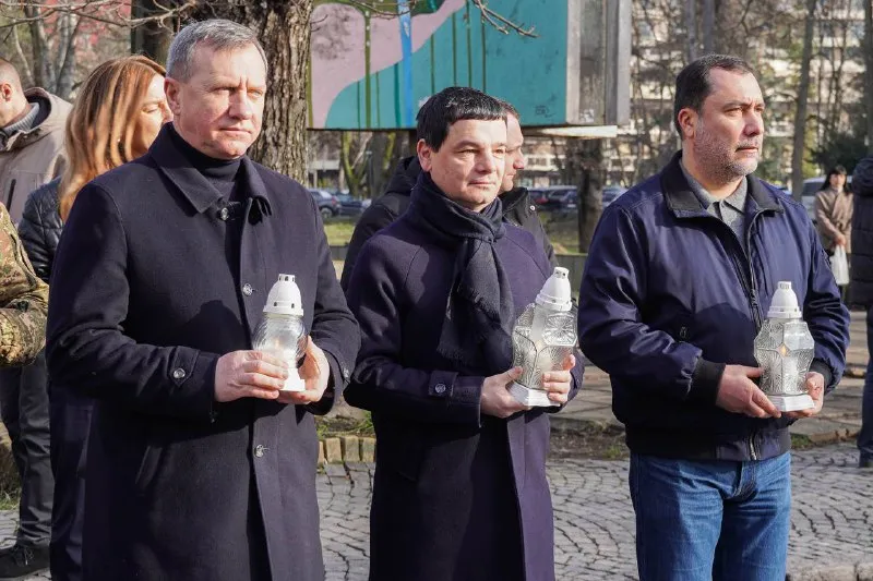 Ужгород вшанував пам’ять Героїв Небесної Сотні: у місті відбулися меморіальні заходи