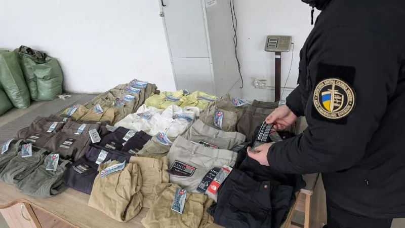 На Закарпатті викрили контрабанду брендового одягу вартістю 2 мільйони гривень