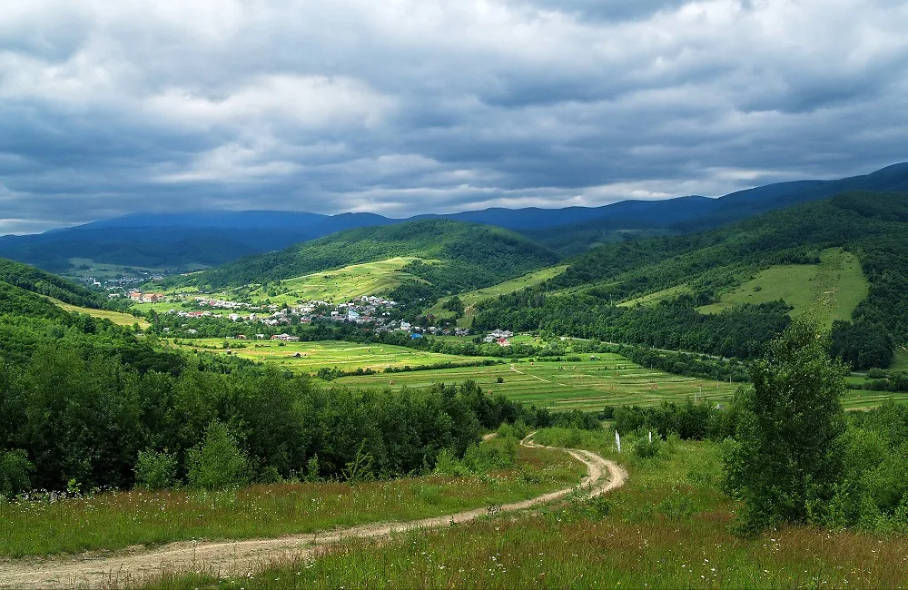 Заява про погрози та кримінальне провадження: Будівництво на Ботанічній набережній в Ужгороді викликає резонанс